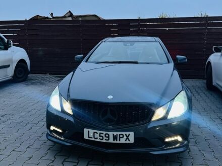 Серый Мерседес Е-Класс, объемом двигателя 3 л и пробегом 250 тыс. км за 5600 $, фото 1 на Automoto.ua