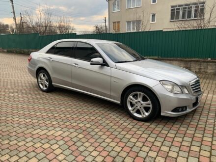 Сірий Мерседес Е-Клас, об'ємом двигуна 2.1 л та пробігом 329 тис. км за 11500 $, фото 1 на Automoto.ua