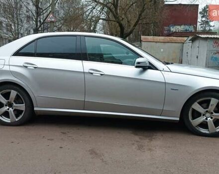 Серый Мерседес Е-Класс, объемом двигателя 2.2 л и пробегом 420 тыс. км за 10800 $, фото 1 на Automoto.ua