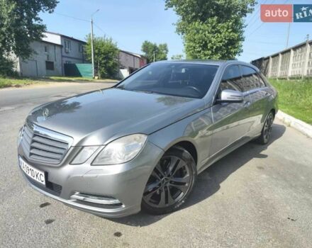 Мерседес Е-Класс 2011 в Буче на Automoto.ua Серый Мерседес Е-Класс, объемом двигателя 2.1 л и пробегом 326 тыс. км за 1000 $, фото 1 на Automoto.ua
