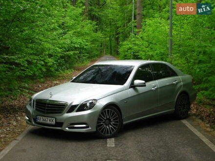 Мерседес Е-Класс 2011 в Харькове на Automoto.ua Серый Мерседес Е-Класс, объемом двигателя 2.14 л и пробегом 220 тыс. км за 14000 $, фото 1 на Automoto.ua