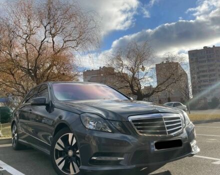 Серый Мерседес Е-Класс, объемом двигателя 3 л и пробегом 304 тыс. км за 15200 $, фото 1 на Automoto.ua