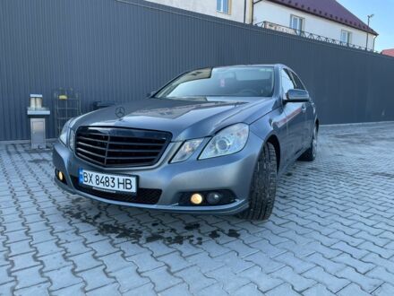 Серый Мерседес Е-Класс, объемом двигателя 2.1 л и пробегом 123 тыс. км за 10500 $, фото 1 на Automoto.ua