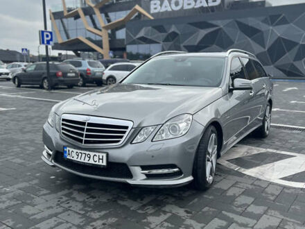 Серый Мерседес Е-Класс, объемом двигателя 2.2 л и пробегом 355 тыс. км за 12499 $, фото 1 на Automoto.ua