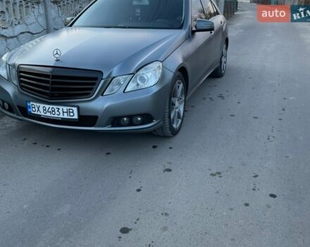 Серый Мерседес Е-Класс, объемом двигателя 2.14 л и пробегом 400 тыс. км за 11500 $, фото 1 на Automoto.ua