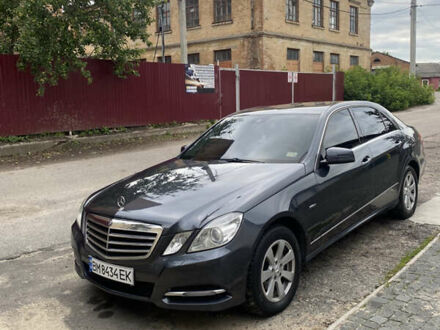Сірий Мерседес Е-Клас, об'ємом двигуна 2.14 л та пробігом 300 тис. км за 11000 $, фото 1 на Automoto.ua