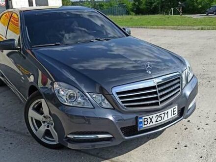 Мерседес Е-Класс 2011 в Славуте на Automoto.ua Серый Мерседес Е-Класс, объемом двигателя 2.14 л и пробегом 398 тыс. км за 9850 $, фото 1 на Automoto.ua