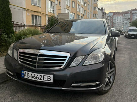 Мерседес Е-Клас 2011 у Вінниці на Automoto.ua Сірий Мерседес Е-Клас, об'ємом двигуна 2.14 л та пробігом 340 тис. км за 15500 $, фото 1 на Automoto.ua