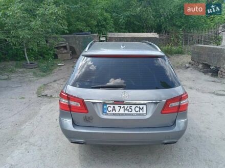 Мерседес Е-Клас 2011 у Кривому Розі на Automoto.ua Сірий Мерседес Е-Клас, об'ємом двигуна 2.1 л та пробігом 240 тис. км за 13500 $, фото 1 на Automoto.ua