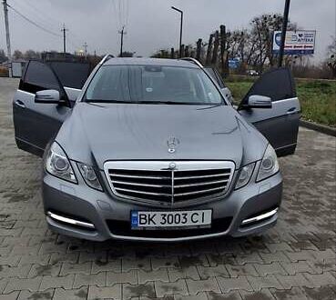 Серый Мерседес Е-Класс, объемом двигателя 2.1 л и пробегом 350 тыс. км за 12200 $, фото 1 на Automoto.ua