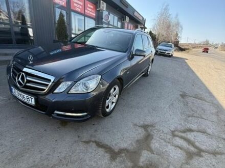 Серый Мерседес Е-Класс, объемом двигателя 2.2 л и пробегом 310 тыс. км за 10800 $, фото 1 на Automoto.ua