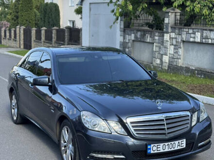 Мерседес Е-Клас 2011 у Чернівцях на Automoto.ua Сірий Мерседес Е-Клас, об'ємом двигуна 2.2 л та пробігом 266 тис. км за 12500 $, фото 1 на Automoto.ua