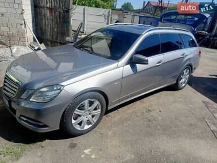 Сірий Мерседес Е-Клас, об'ємом двигуна 2.2 л та пробігом 350 тис. км за 10900 $, фото 1 на Automoto.ua