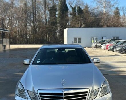 Серый Мерседес Е-Класс, объемом двигателя 2.1 л и пробегом 204 тыс. км за 6565 $, фото 1 на Automoto.ua