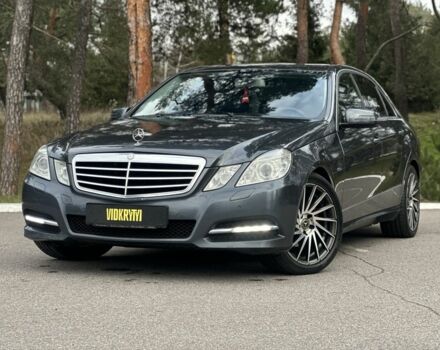 Серый Мерседес Е-Класс, объемом двигателя 2.1 л и пробегом 293 тыс. км за 11500 $, фото 1 на Automoto.ua
