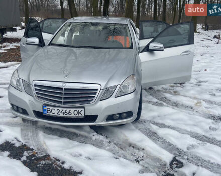 Сірий Мерседес Е-Клас, об'ємом двигуна 2.14 л та пробігом 209 тис. км за 11000 $, фото 1 на Automoto.ua
