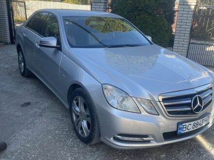 Сірий Мерседес Е-Клас, об'ємом двигуна 2.1 л та пробігом 277 тис. км за 11500 $, фото 1 на Automoto.ua
