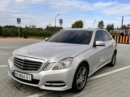 Серый Мерседес Е-Класс, объемом двигателя 2.2 л и пробегом 250 тыс. км за 13500 $, фото 1 на Automoto.ua