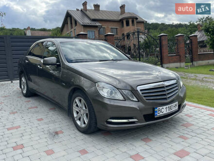 Мерседес Е-Класс 2012 в Львове на Automoto.ua Серый Мерседес Е-Класс, объемом двигателя 2.2 л и пробегом 280 тыс. км за 10980 $, фото 1 на Automoto.ua
