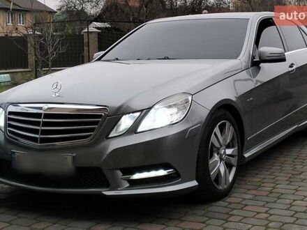 Сірий Мерседес Е-Клас, об'ємом двигуна 2.99 л та пробігом 229 тис. км за 16000 $, фото 1 на Automoto.ua