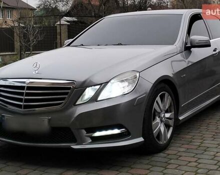 Серый Мерседес Е-Класс, объемом двигателя 2.99 л и пробегом 229 тыс. км за 16000 $, фото 1 на Automoto.ua