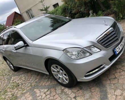 Серый Мерседес Е-Класс, объемом двигателя 2.2 л и пробегом 315 тыс. км за 12900 $, фото 1 на Automoto.ua