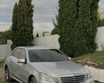 Сірий Мерседес Е-Клас, об'ємом двигуна 2.1 л та пробігом 265 тис. км за 12000 $, фото 1 на Automoto.ua