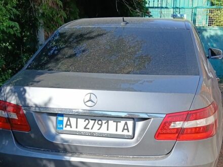 Серый Мерседес Е-Класс, объемом двигателя 2.1 л и пробегом 168 тыс. км за 14500 $, фото 1 на Automoto.ua