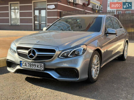 Мерседес Е-Класс 2013 в Умани на Automoto.ua Серый Мерседес Е-Класс, объемом двигателя 2.14 л и пробегом 336 тыс. км за 15800 $, фото 1 на Automoto.ua