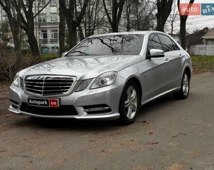 Серый Мерседес Е-Класс, объемом двигателя 2.2 л и пробегом 248 тыс. км за 12490 $, фото 1 на Automoto.ua