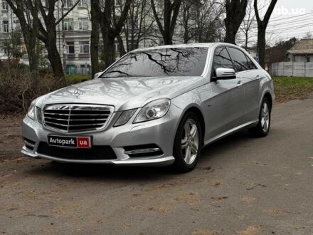 Серый Мерседес Е-Класс, объемом двигателя 2.2 л и пробегом 248 тыс. км за 12490 $, фото 1 на Automoto.ua