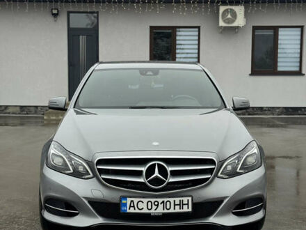 Серый Мерседес Е-Класс, объемом двигателя 2.14 л и пробегом 230 тыс. км за 18000 $, фото 1 на Automoto.ua