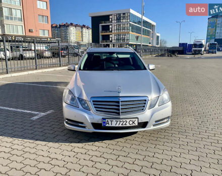 Сірий Мерседес Е-Клас, об'ємом двигуна 2.2 л та пробігом 320 тис. км за 11500 $, фото 1 на Automoto.ua