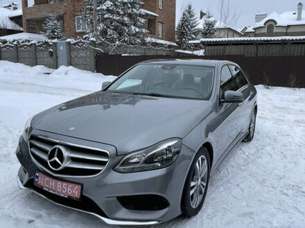 Серый Мерседес Е-Класс, объемом двигателя 2.2 л и пробегом 155 тыс. км за 18950 $, фото 1 на Automoto.ua