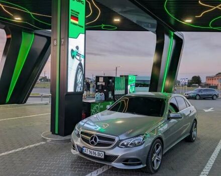 Сірий Мерседес Е-Клас, об'ємом двигуна 2.2 л та пробігом 221 тис. км за 18250 $, фото 1 на Automoto.ua