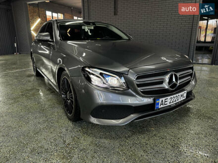Мерседес Е-Клас 2016 у Кривому Розі на Automoto.ua Сірий Мерседес Е-Клас, об'ємом двигуна 1.95 л та пробігом 165 тис. км за 28500 $, фото 1 на Automoto.ua