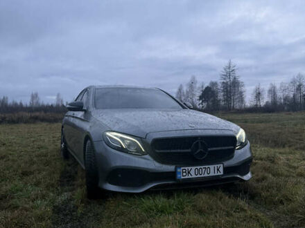 Сірий Мерседес Е-Клас, об'ємом двигуна 1.95 л та пробігом 130 тис. км за 27999 $, фото 1 на Automoto.ua