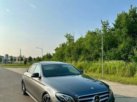 Серый Мерседес Е-Класс, объемом двигателя 2.99 л и пробегом 180 тыс. км за 40000 $, фото 1 на Automoto.ua