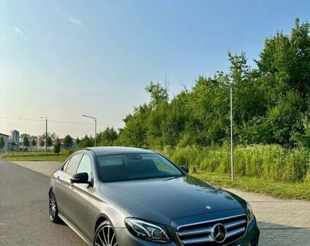 Сірий Мерседес Е-Клас, об'ємом двигуна 2.99 л та пробігом 180 тис. км за 40000 $, фото 1 на Automoto.ua