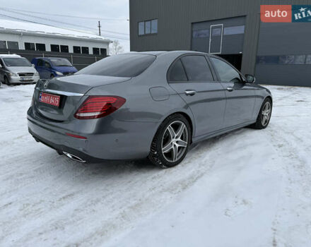Серый Мерседес Е-Класс, объемом двигателя 0 л и пробегом 212 тыс. км за 31200 $, фото 1 на Automoto.ua