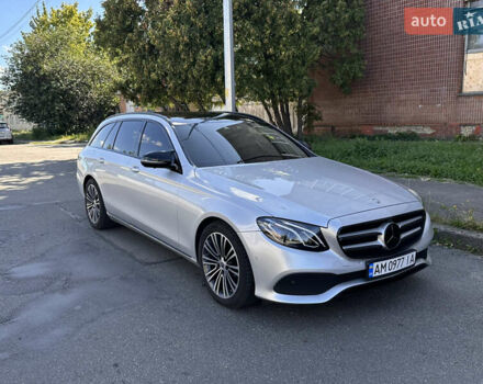 Сірий Мерседес Е-Клас, об'ємом двигуна 1.95 л та пробігом 280 тис. км за 19500 $, фото 1 на Automoto.ua