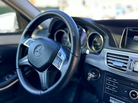 Серый Мерседес Е-Класс, объемом двигателя 2.1 л и пробегом 441 тыс. км за 14500 $, фото 1 на Automoto.ua