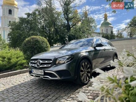 Сірий Мерседес Е-Клас, об'ємом двигуна 1.9 л та пробігом 270 тис. км за 34444 $, фото 1 на Automoto.ua