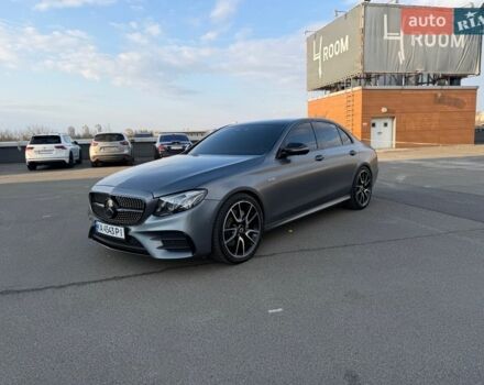 Серый Мерседес Е-Класс, объемом двигателя 3 л и пробегом 148 тыс. км за 37800 $, фото 1 на Automoto.ua