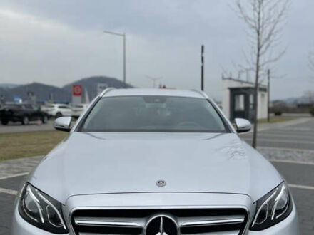 Серый Мерседес Е-Класс, объемом двигателя 2 л и пробегом 223 тыс. км за 20499 $, фото 1 на Automoto.ua