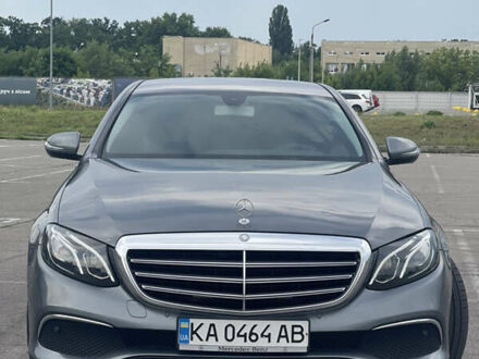 Мерседес Е-Класс 2017 в Киеве на Automoto.ua Серый Мерседес Е-Класс, объемом двигателя 1.95 л и пробегом 350 тыс. км за 21000 $, фото 1 на Automoto.ua