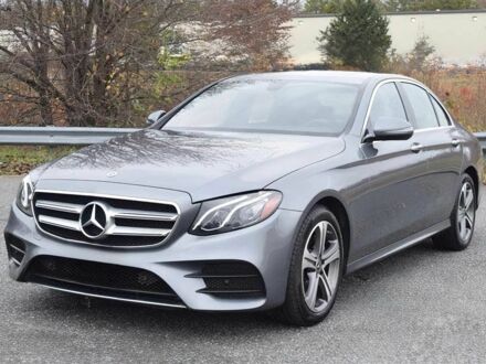Серый Мерседес Е-Класс, объемом двигателя 2 л и пробегом 47 тыс. км за 17900 $, фото 1 на Automoto.ua