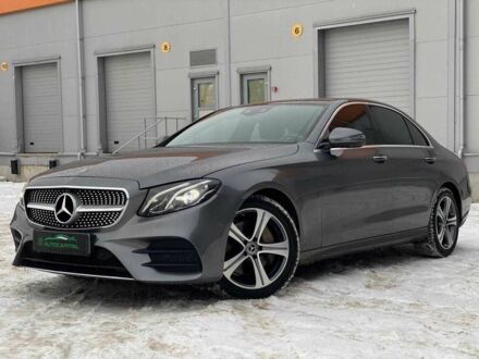 Сірий Мерседес Е-Клас, об'ємом двигуна 2 л та пробігом 60 тис. км за 34990 $, фото 1 на Automoto.ua