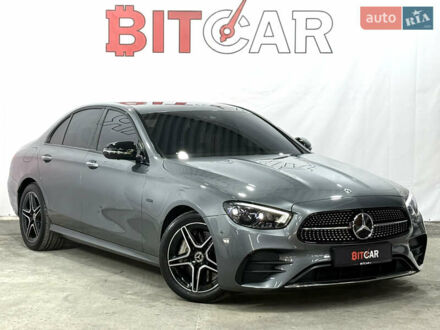 Сірий Мерседес Е-Клас, об'ємом двигуна 1.95 л та пробігом 117 тис. км за 51300 $, фото 1 на Automoto.ua