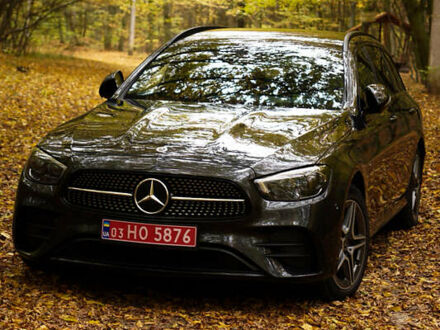 Сірий Мерседес Е-Клас, об'ємом двигуна 1.95 л та пробігом 135 тис. км за 49000 $, фото 1 на Automoto.ua